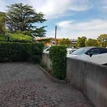 Apartament With Terrace & Free Parking - 3 Minutes From *