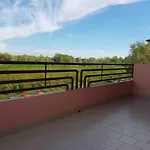 Apartament With Terrace & Free Parking - 3 Minutes From *