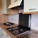 Apartament With Terrace & Free Parking - 3 Minutes From *