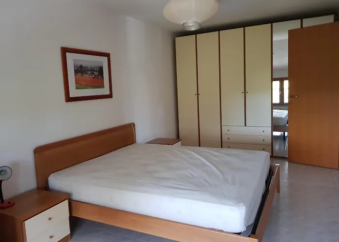 With Terrace & Free Parking - 3 Minutes From