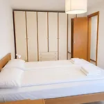 Appartement With Terrace & Free Parking - 3 Minutes From *