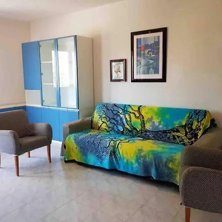 With Terrace & Free Parking - 3 Minutes From Apartment