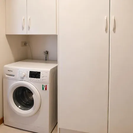 With Terrace & Free Parking - 3 Minutes From Apartament