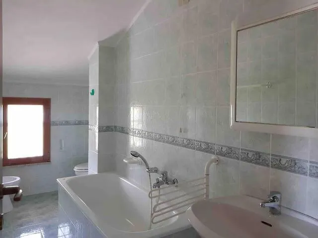 With Terrace & Free Parking - 3 Minutes From