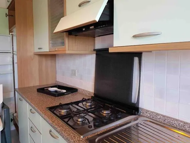 Apartament With Terrace & Free Parking - 3 Minutes From *